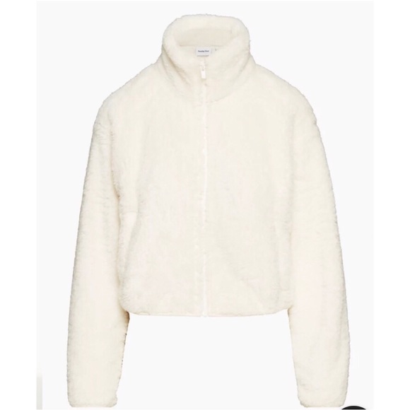 Aritzia Tops - BNWOT Sunday best mockneck fuzzy zip up xs